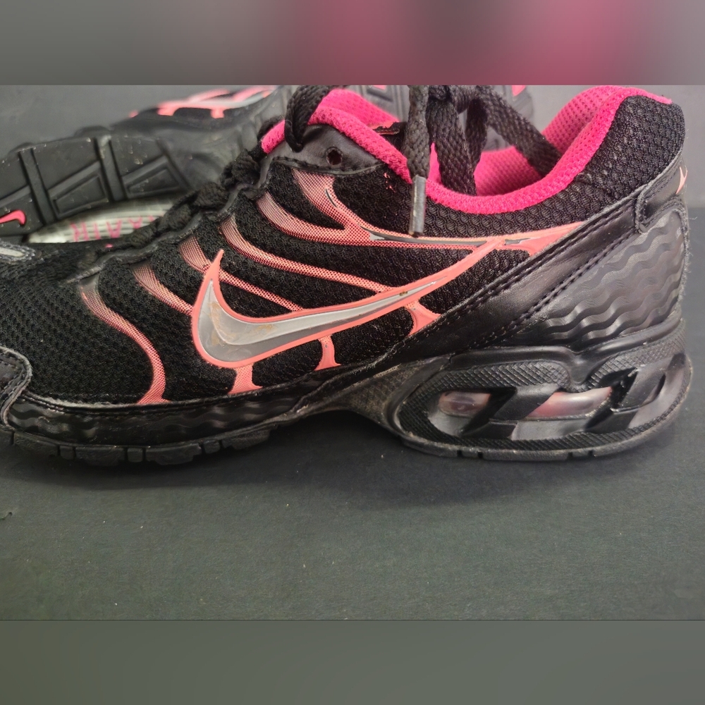 Nike Air Max Torch 4 Women's Size 7 Running Shoes Black/Pink 343851-006 image 4